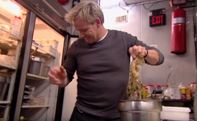 Video: Gordon Ramsay zostal v nemom úžase. Toto ešte v žiadnej kuchyni nenašiel
