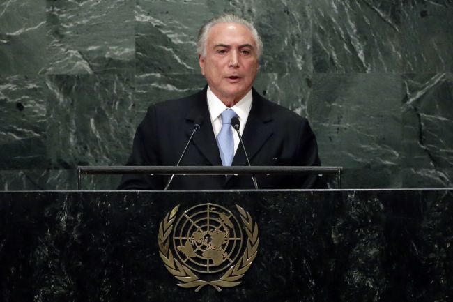 Brazília: Parlamentný výbor odmietol iniciovať súdny proces s prezidentom