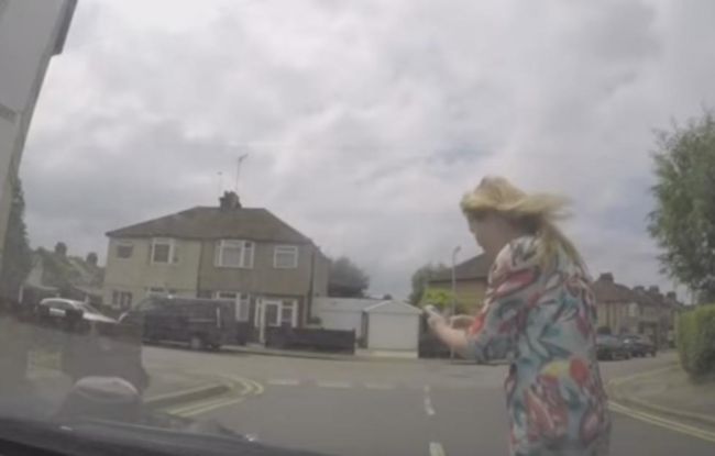 Video: Žene by toto nikto neuveril, keby nemala v aute kameru