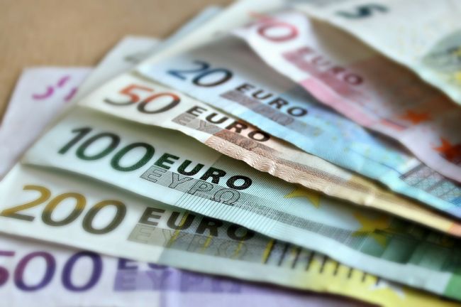 Českí podnikatelia strácajú záujem o euro, proti prijatiu sú takmer tri pätiny