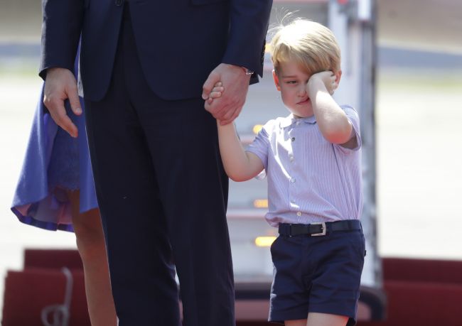 Princ William s manželkou Kate a deťmi pricestovali na návštevu Nemecka