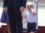 Princ William s manželkou Kate a deťmi pricestovali na návštevu Nemecka