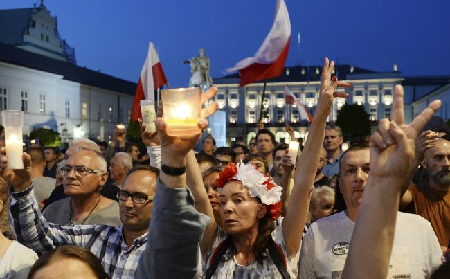 ČR: Reforma justície v Poľsku je bezpríkladný útok na jej nezávislosť