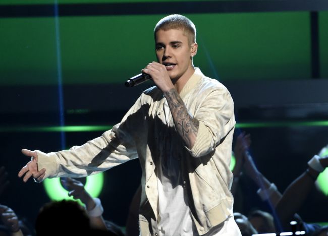 Kanadský spevák Justin Bieber dostal zákaz koncertovať v Číne