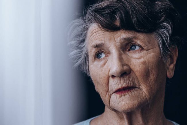 Demencii by sa dalo zabrániť, ak by sme si všímali 9 rizikových faktorov počas života