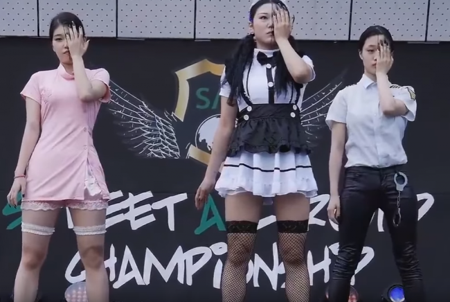 Video: Zombie vystúpenie kórejských študentiek je skutočne ohromné