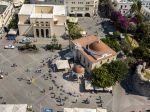 Obyvatelia i turisti prespali noc vonku kvôli zemetraseniu na Kose