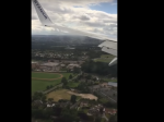 Video: Ak sa chystáte na dovolenku lietadlom, radšej si toto video nepozerajte