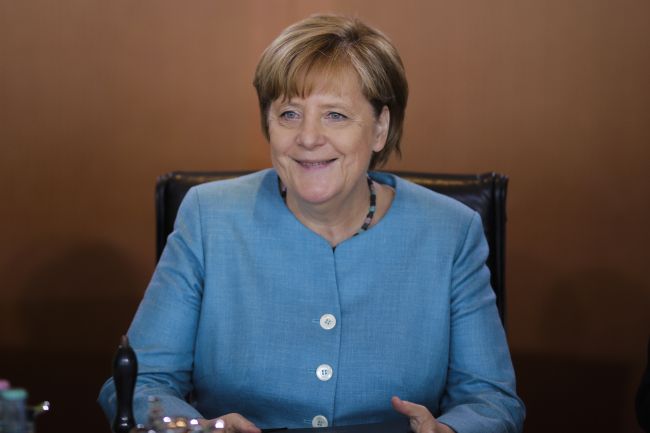 Seehofer: Merkelová je jedinou osobou, ktorá drží pohromade slobodný svet