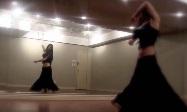 Video: Brušný tanec s netradičným hudobným doprovodom