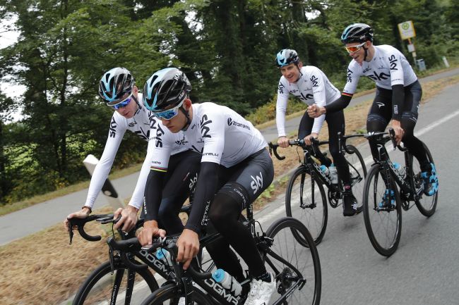 Tour de France o rok s menším počtom jazdcov a neskôr