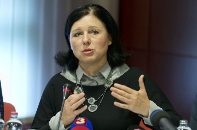 Jourová potvrdila znepokojenie Bruselu nad reformou súdnictva v Poľsku