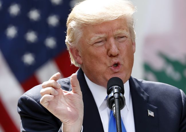 Trump prisľúbil Libanonu pomoc s utečencami. Vyhlásil: "Nie som Asadov fanúšik"