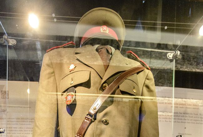 Česká polícia po 30 rokoch obvinila troch príslušníkov ŠtB