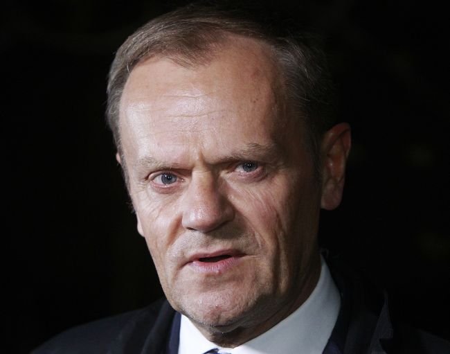 Poľsko: Tuska budú vypočúvať ohľadne identifikácie obetí havárie pri Smolensku
