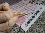 Dôchodca vyhral v lotérii už druhýkrát milión dolárov