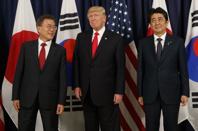 Lídri Japonska a USA nediskutovali o vojenskej akcii proti Severnej Kórei