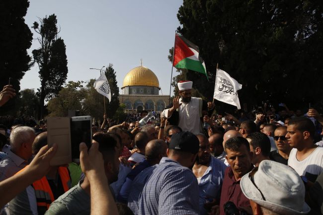 Po nepokojoch na Chrámovej hore zatkli v Jeruzaleme 33 Palestínčanov