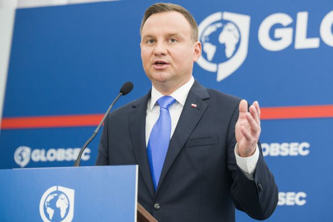 Duda vrátil do parlamentu oba vetované zákony