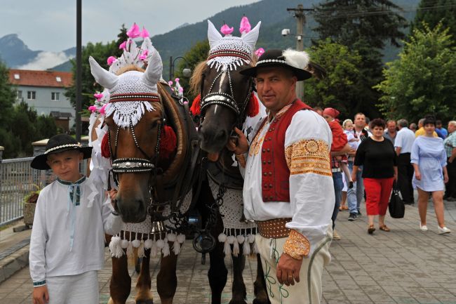 Na Jánošíkových dňoch odmenili dlhoročných gazdov vozového sprievodu