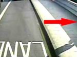 Video: Bežec sotil chodkyňu pod autobus a bežal ďalej