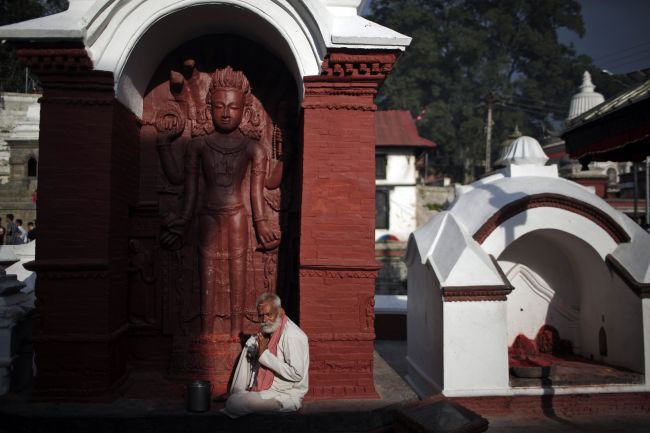 Nepálsky parlament chce zabrániť vyplácaniu vena a "menštruačnému exilu"
