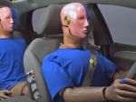 Video: Čo sa pri autohavárii stane s nepripútaným človekom na zadnom sedadle?