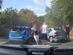 Video:Nebezpečná policajná naháňačka si vyžiadala nehodu, vodič narazil do auta s dieťaťom
