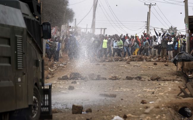 Keňa: Povolebné násilie si podľa opozície vyžiadalo 100 mŕtvych