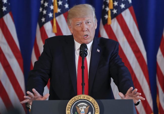 Trump zatiaľ neplní sľuby o deportáciách kriminálnikov