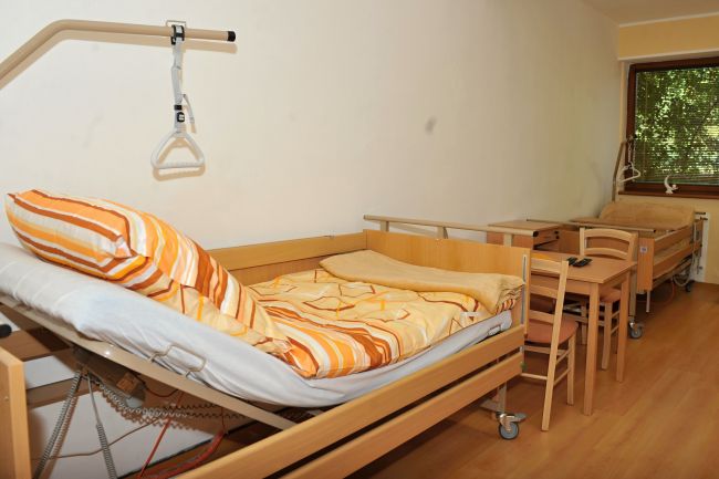 Zdravotné poisťovne povinne zazmluvnia zariadenia sociálnych služieb