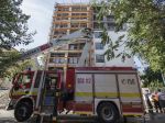 Bratislavskí hasiči zasahujú pri požiari bytovky