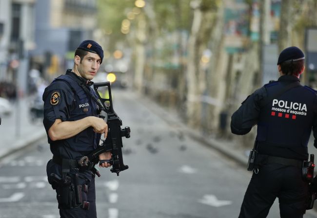 Útok v Barcelone si vyžiadal 14 mŕtvych a 100 zranených, vyhlásili 3-dňový smútok