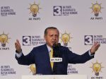 Turecko: Erdogan vyzval Turkov žijúcich v Nemecku, aby nevolili veľké strany