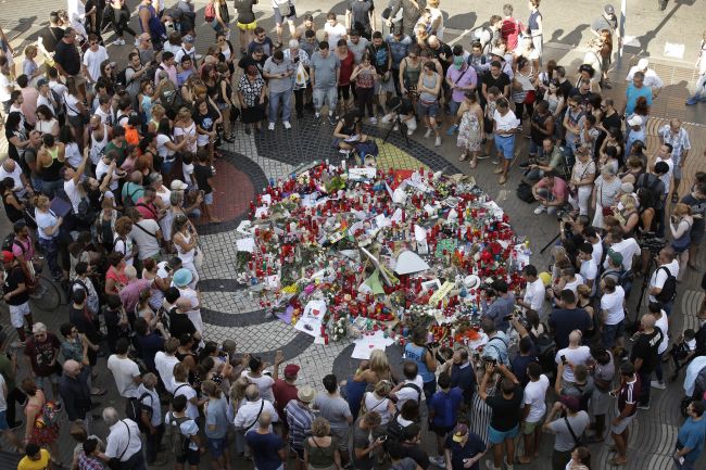 Oficiálne identifikovaných je 7 zo 14 obetí útokov v Katalánsku