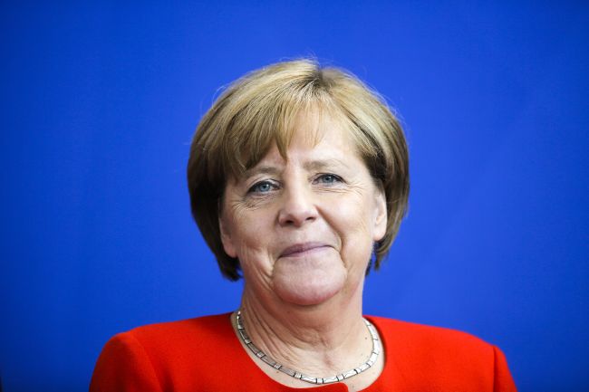 Merkelová si stojí za rozhodnutím otvoriť hranice pre utečencov