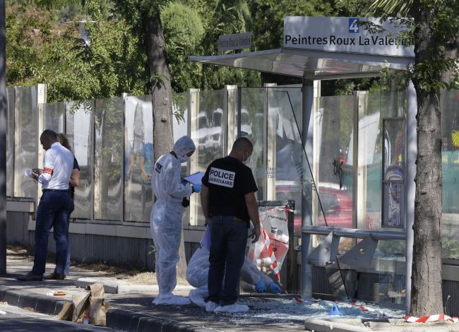 Vodič v Marseille narazil autom do autobusových zastávok, hlásia jedného mŕtveho