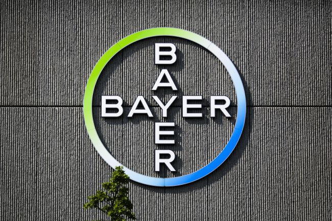 Európska komisia začala preverovať plánované prevzatie Monsanta firmou Bayer