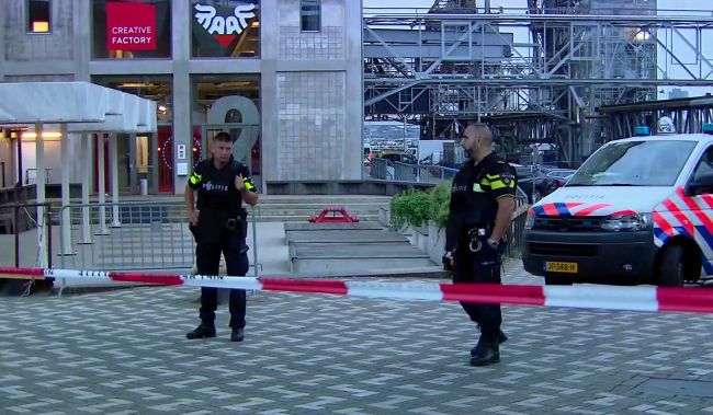 Polícia zadržala pre hrozbu na koncerte v Rotterdame ďalšiu osobu