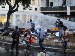 Taliansko: Polícia sa dostala do potýčky s migrantmi okupujúcimi rímske námestie