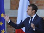 Macron v Bulharsku vyčítal Poľsku vlastnú izoláciu, Varšava sa ohradila
