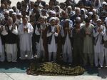 Počet obetí útoku na mešitu v Kábule stúpol na najmenej 28