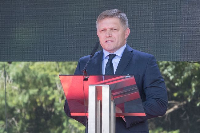 FICO: Sloboda prejavu nemôže spočívať v tom, že tu bude niekto hajlovať