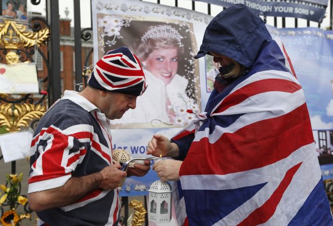William a Harry vzdali poctu charitatívnej činnosti princeznej Diany