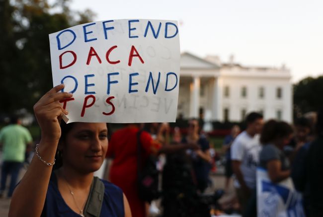 New York a Washington hrozia Trumpovi žalobami, ak ukončí program DACA