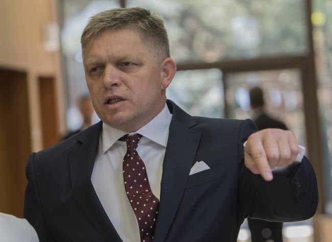 Postoj vlády k otázke migrantov a kvót sa nemení, vyhlásil Robert Fico