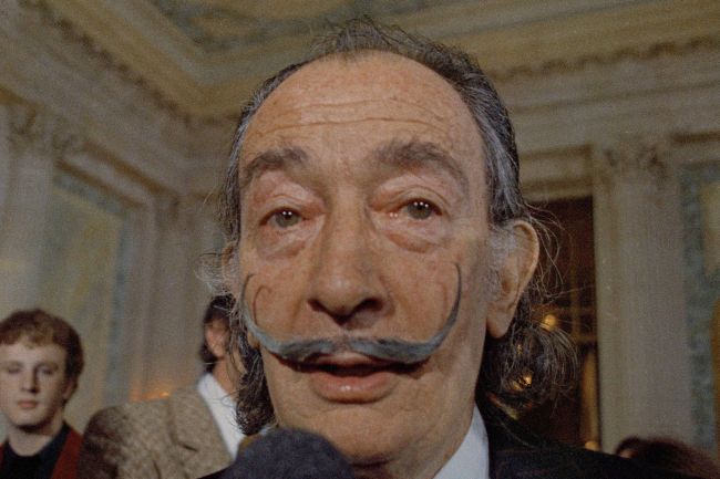 Španielsko: Test DNA nepotvrdil, že Dalí je otcom 61-ročnej Španielky