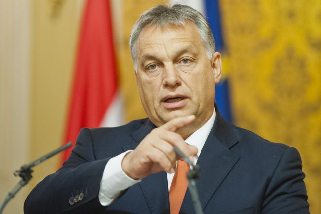 Orbán: Nedonútia nás stať sa prisťahovaleckou krajinou