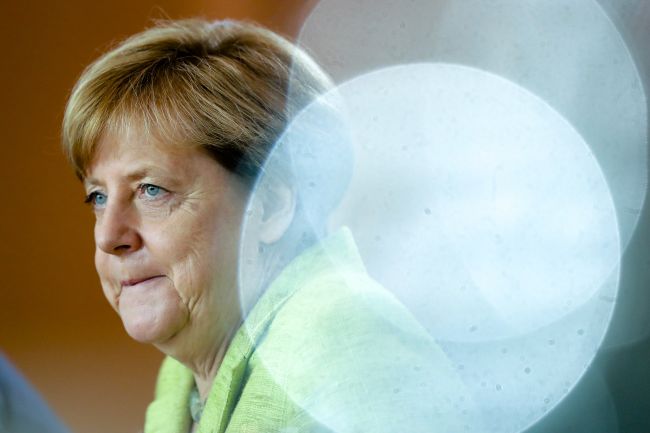 Kancelárka Merkelová chce ku KĽDR pristupovať podobne ako k Iránu