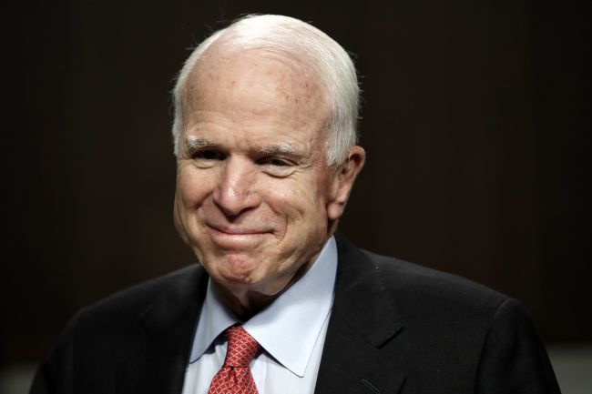 Senátor McCain: Bojujem s krutou formou rakoviny, no prognóza je "celkom dobrá"